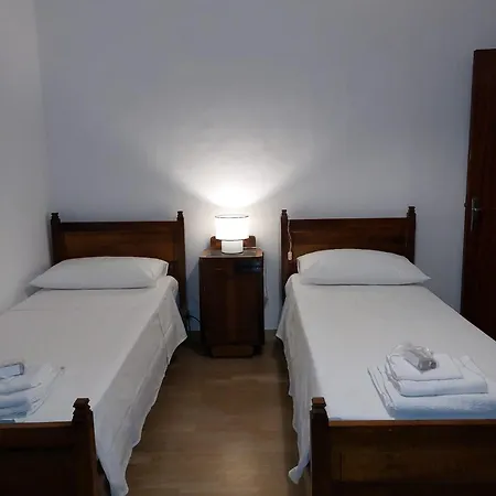 Casa Con Corte Privata -comoda, Spaziosa, Vicina Al Mare E A Tutti I Servizi *