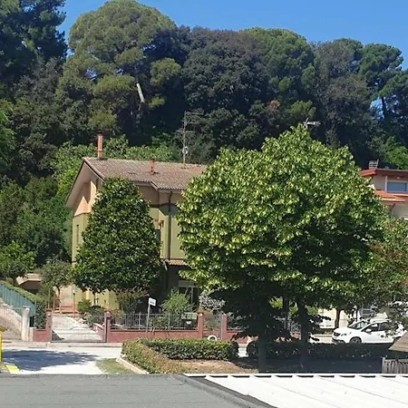 La Casa Nel Borgo -comoda, Spaziosa, Vicina Al Mare E A Tutti I Servizi *