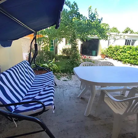 Casa Con Corte Privata -comoda, Spaziosa, Vicina Al Mare E A Tutti I Servizi 別荘