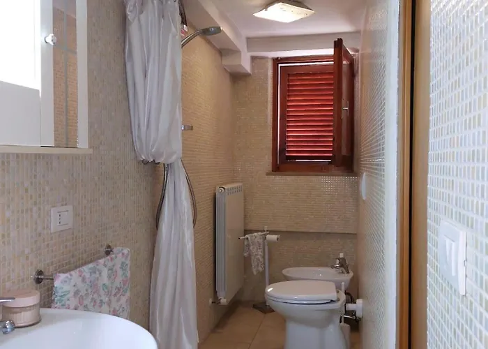 La Casa Nel Borgo -comoda, Spaziosa, Vicina Al Mare E A Tutti I Servizi